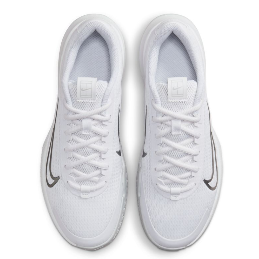 Nike Vapor Lite 2 HC Women Hard-Court Tennis Shoes - White/Metallic Silver-Pure Plantinum